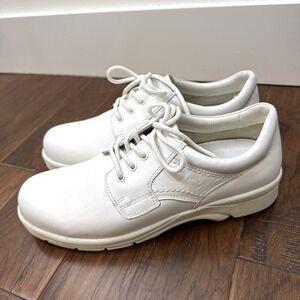 Spring Step Leather Sneakers Women 11 Wide White Professional Work Nurse Medical
